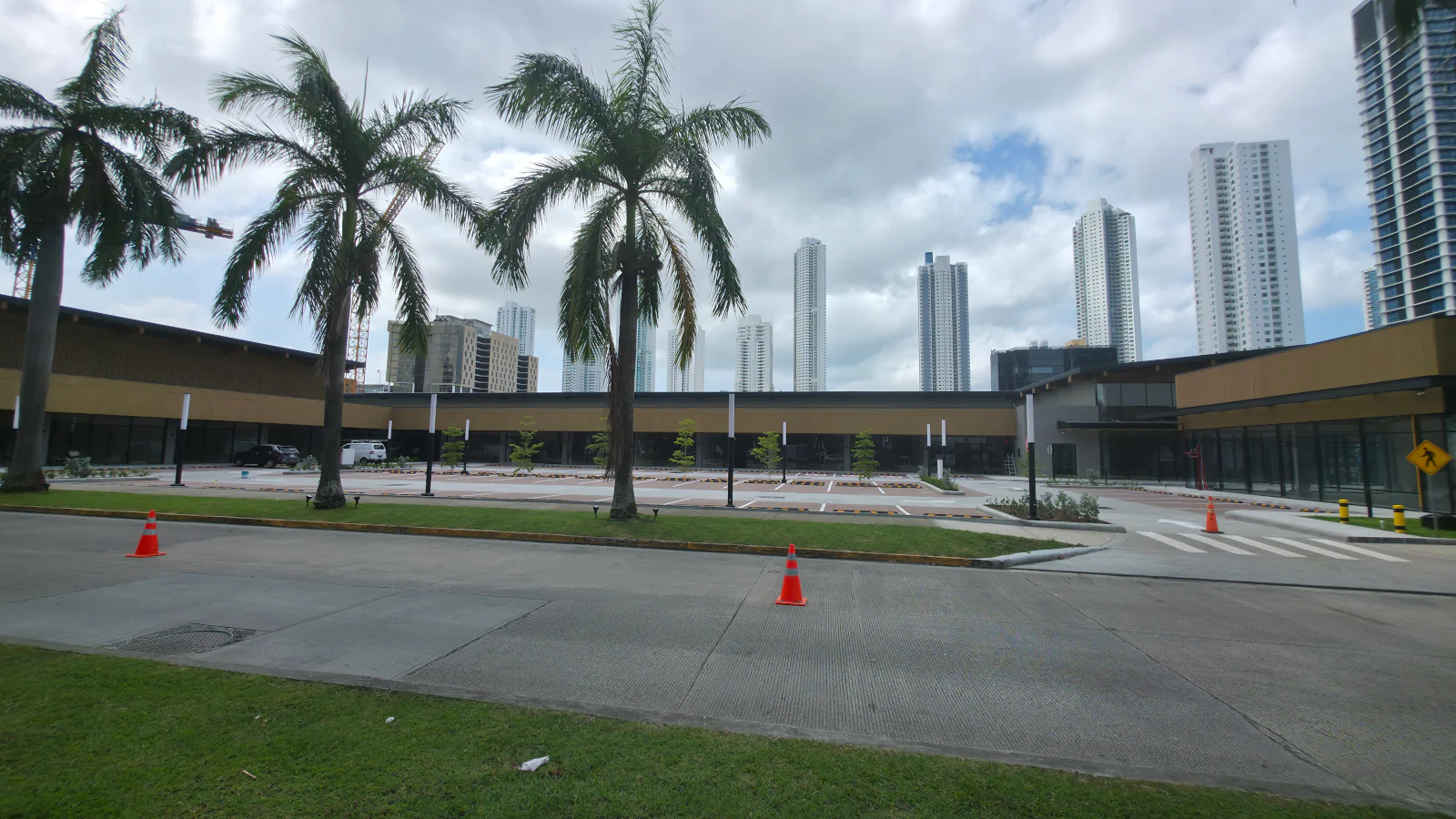 The new commercial spaces at Plaza K-57 on Avenida Costa del Sol